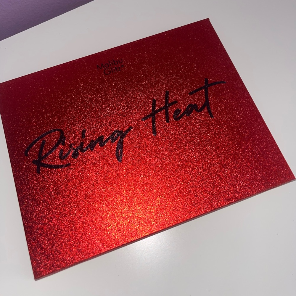 Rising heat EYESHADOW PALETTE…